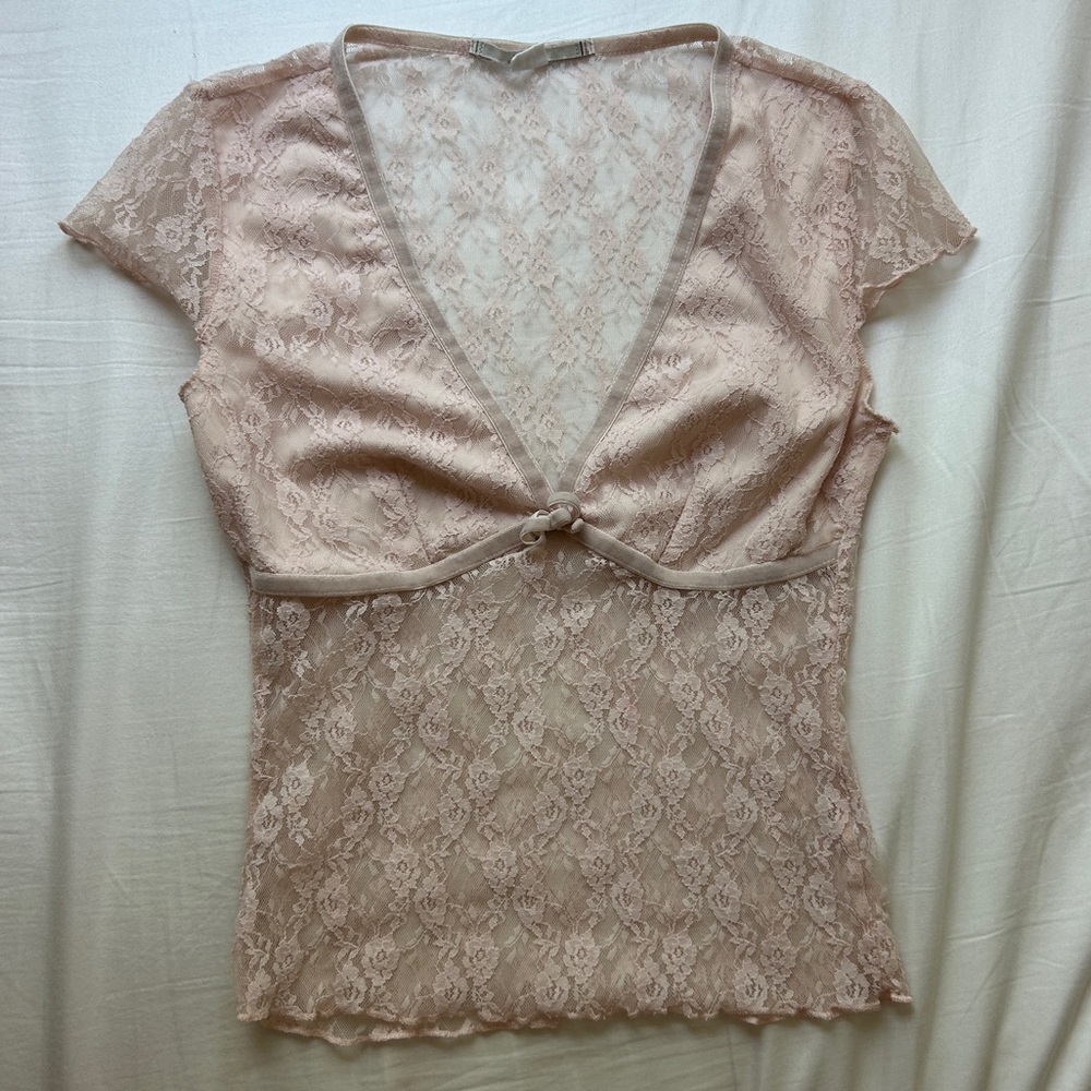 Kimchi Blue Lace V-Neck Short Sleeve Camisole in Pink Size S
